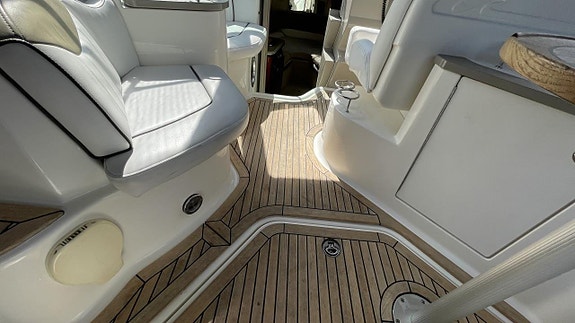 Sea Ray 240 SD Mercruiser 5,0 MPi -06 17 of 21