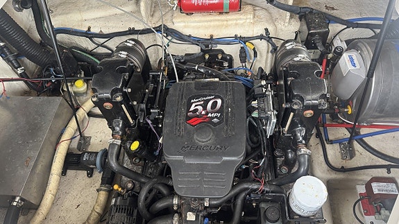 Sea Ray 240 SD Mercruiser 5,0 MPi -06 21 of 21