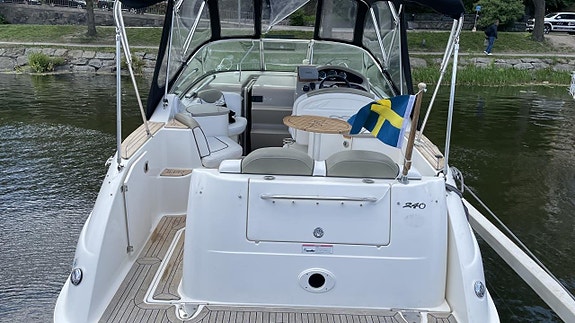 Sea Ray 240 SD Mercruiser 5,0 MPi -06 19 of 21