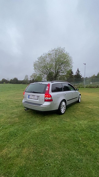 Volvo V50 2 of 9