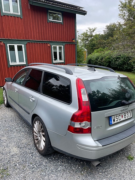Volvo V50 3 of 9