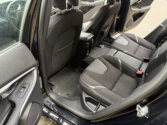 Volvo V40 10 of 15