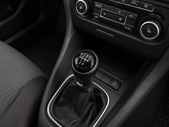 Volkswagen Golf VI 13 of 14