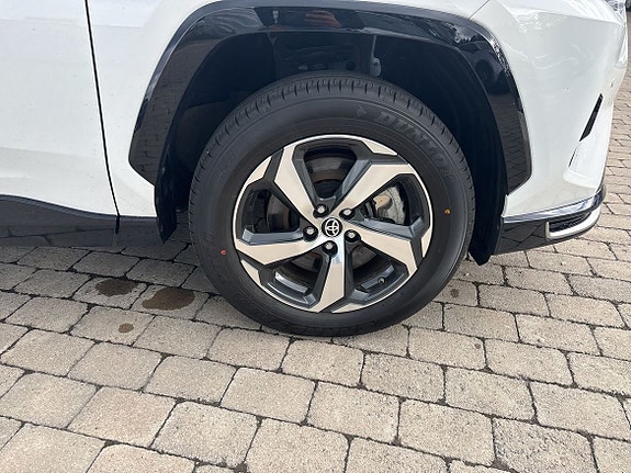 Toyota RAV4 13 of 16