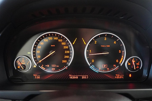 BMW X5 9 of 16