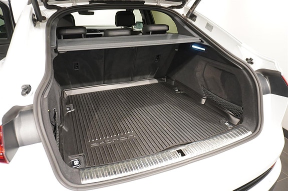 Audi e-tron Sportback 10 of 21
