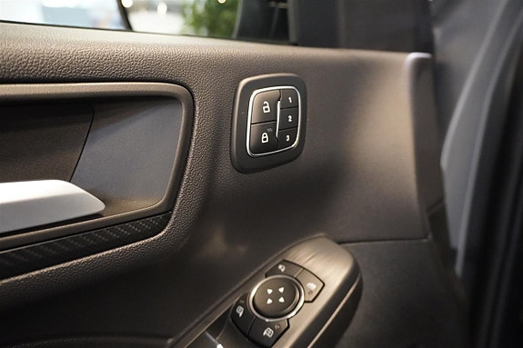 Ford Kuga 28 of 30