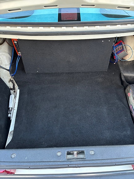 Volvo 240 8 of 10