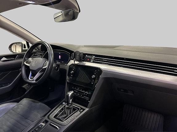 Volkswagen Passat 9 of 20