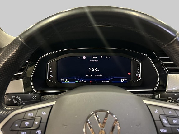 Volkswagen Passat 14 of 20