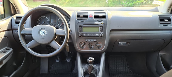 Volkswagen Golf V 3 of 4