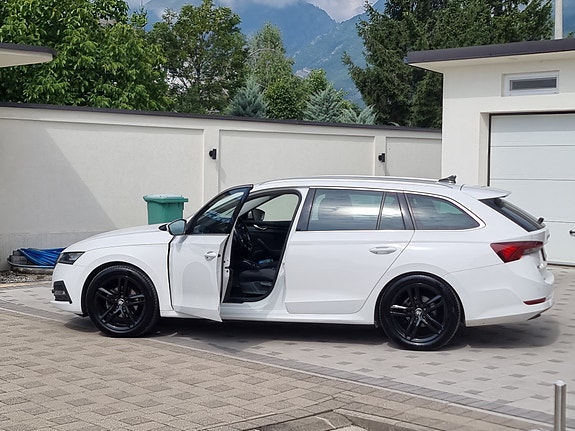 Skoda Octavia 2 of 11