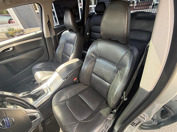 Volvo V70 9 of 17