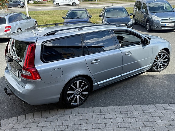 Volvo V70 4 of 17