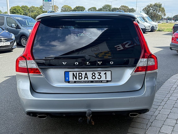 Volvo V70 5 of 17