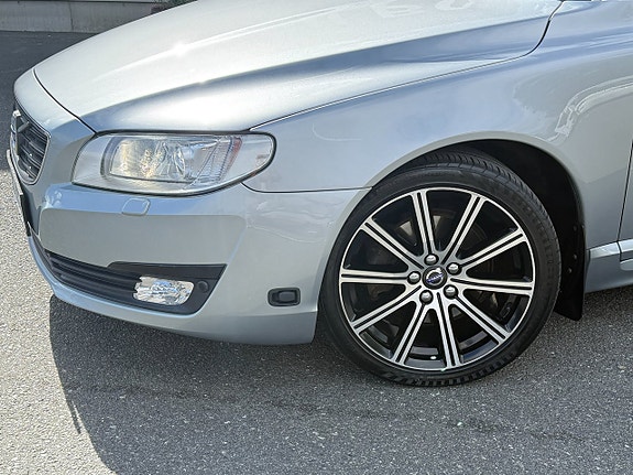 Volvo V70 8 of 17