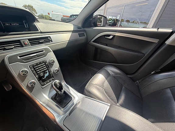 Volvo V70 16 of 17