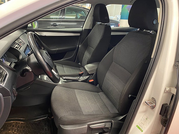 Skoda Octavia 10 of 21