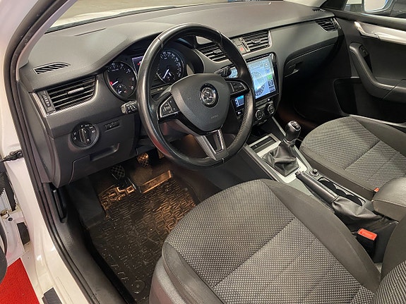 Skoda Octavia 8 of 21