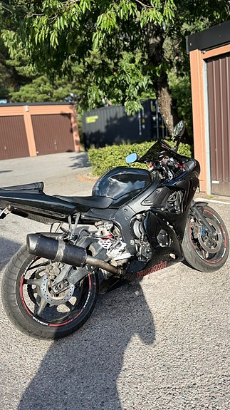 Yamaha YZF-R6 5 of 6