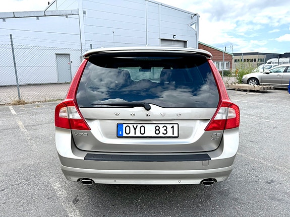 Volvo V70 3 of 13