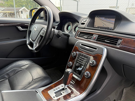 Volvo V70 11 of 13