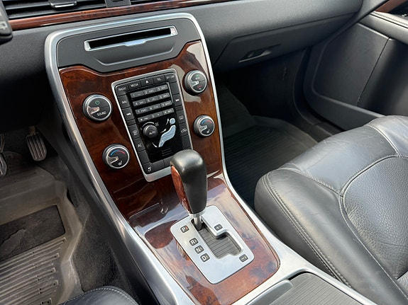 Volvo V70 6 of 13