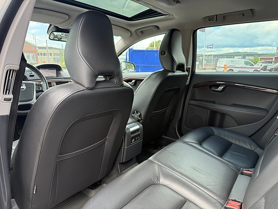 Volvo V70 8 of 13