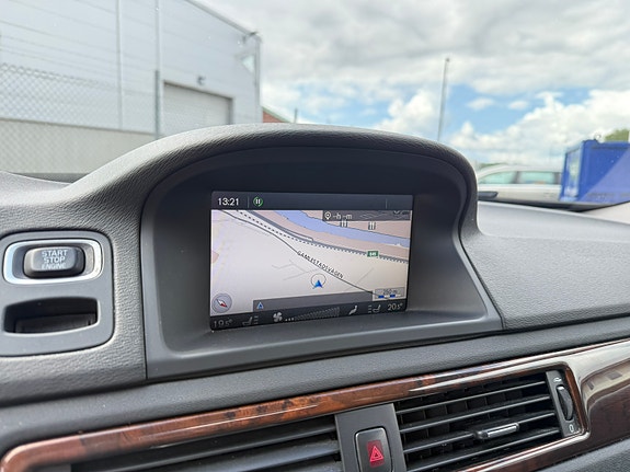 Volvo V70 5 of 13