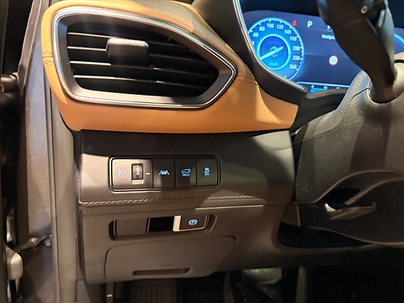 Hyundai Santa Fe 29 of 30