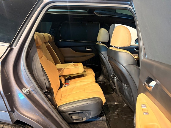 Hyundai Santa Fe 15 of 30