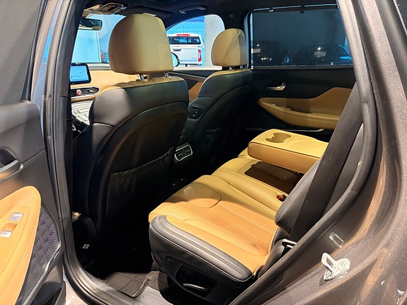 Hyundai Santa Fe 23 of 30