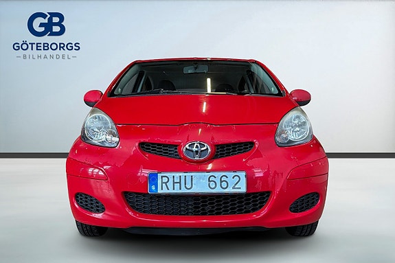 Toyota Aygo 8 of 17