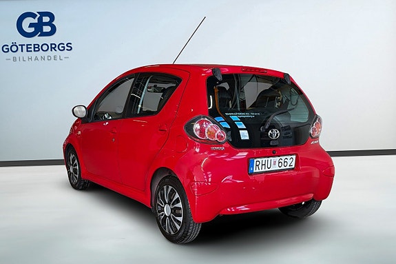 Toyota Aygo 4 of 17