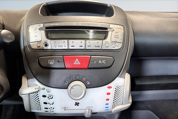 Toyota Aygo 14 of 17