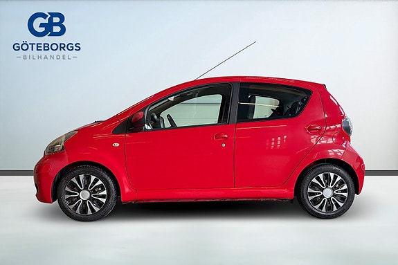 Toyota Aygo 3 of 17