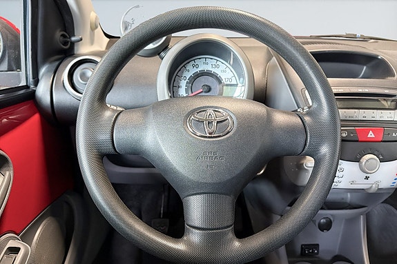 Toyota Aygo 12 of 17