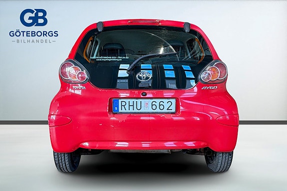 Toyota Aygo 5 of 17