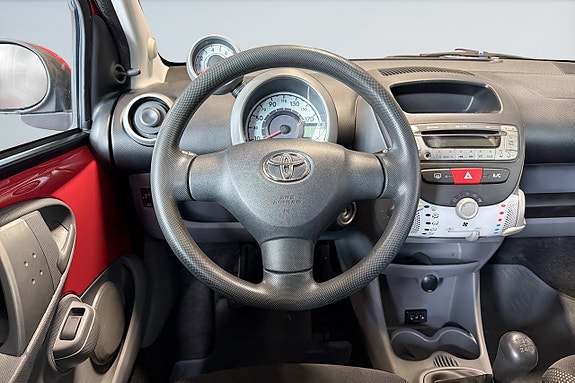Toyota Aygo 11 of 17