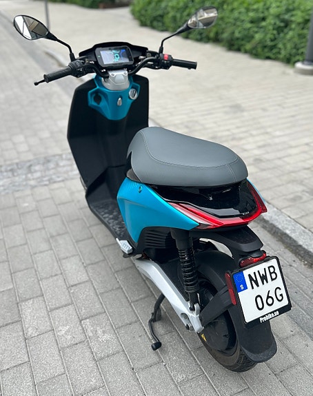 Piaggio 1 2 of 5