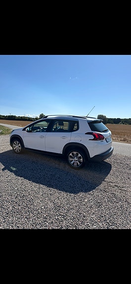 Peugeot 2008 3 of 4