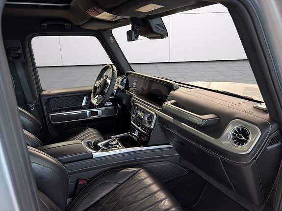 Mercedes-Benz G63 15 of 26