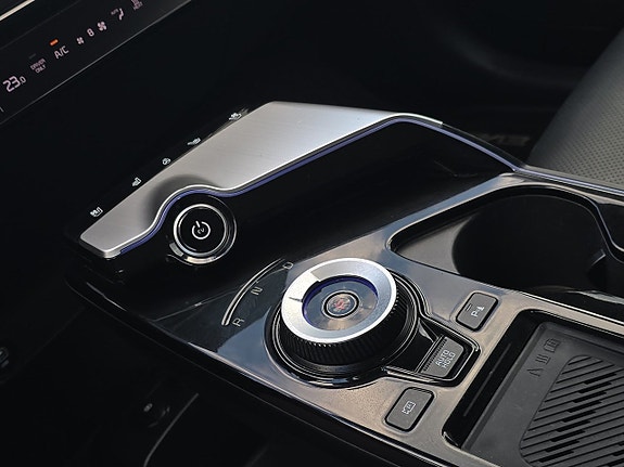Kia EV6 14 of 21