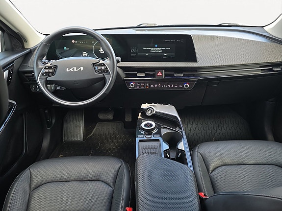 Kia EV6 10 of 21