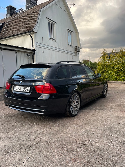 BMW 320d 3 of 7