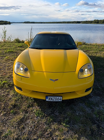 Chevrolet Corvette 4 of 10
