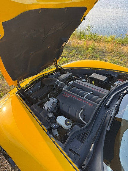 Chevrolet Corvette 9 of 10