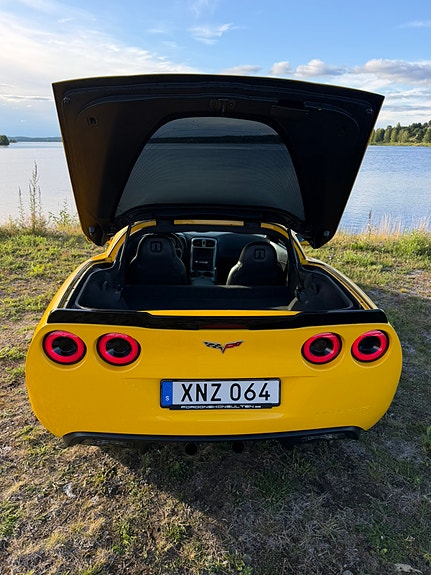 Chevrolet Corvette 6 of 10