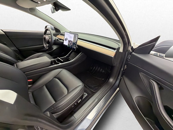 Tesla Model 3 28 of 30
