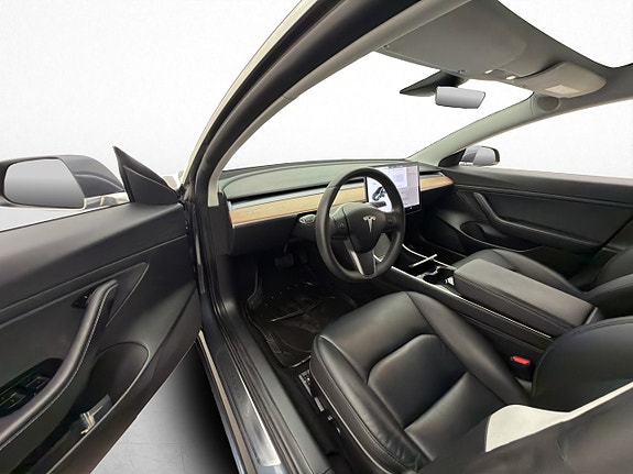 Tesla Model 3 11 of 30